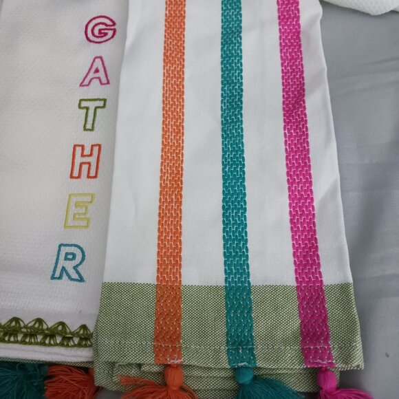 6 Thanksgiving kitchen/ hand towels - Picture 2 of 2